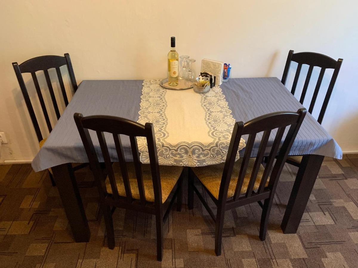 Pod Nachodskym Zamkem Lägenhet Exteriör bild
